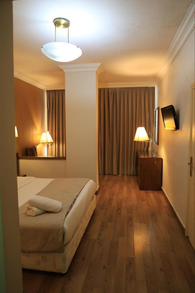 Orient Prince Hotel Бейрут Екстер'єр фото